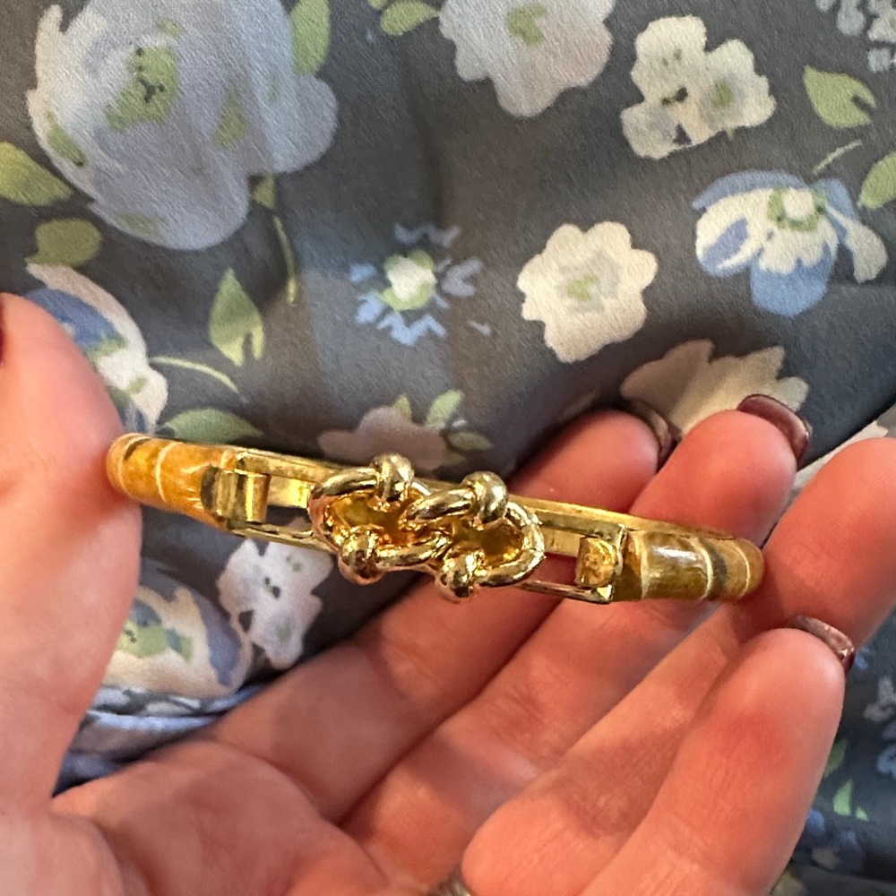 Elegant Gold Bracelet